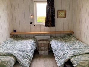 Bungalow, 2 slaapkamers, patio, uitzicht op tuin | 2 slaapkamers, gratis internet, beddengoed