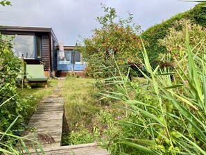 Garden - Charming Bungalow in Anjum, Netherlands With Lake Views (Anjum)