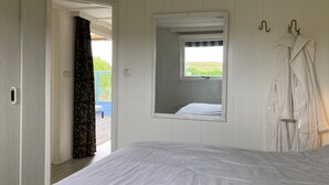 Bungalow, 2 Bedrooms, Patio, Garden View - Charming Bungalow in Anjum, Netherlands With Lake Views (Anjum)