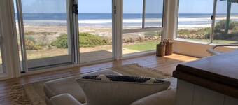 Petit sac blanc sur la plage, Hardwicke Bay, Yorke Peninsular 