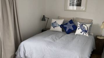 3 bedrooms, bed sheets