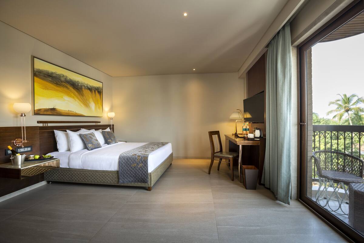 Monolocale Junior | Biancheria da letto di alta qualità, copriletto in piuma, minibar