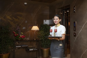 Property entrance - YU Hotel Candolim (Candolim)