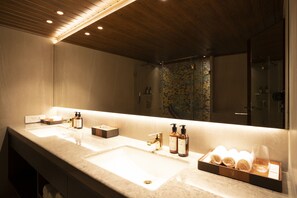 Junior Studio | Bathroom sink