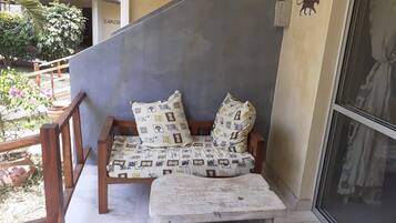 Luxury Studio Suite | Terrace/patio