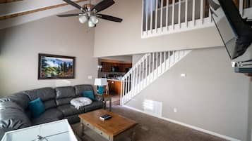 Smart TV, fireplace, DVD player, stereo