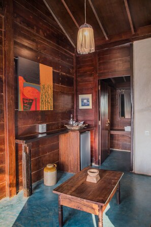 Beachside Cottage | Room amenity