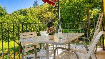 Appartement, balcon, vue jardin | Terrasse/Patio