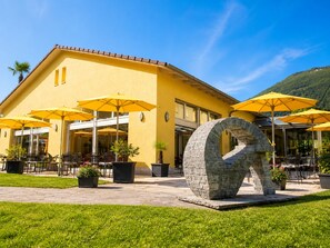 Front of property - Parkhotel Emmaus - Casa del Sole (Losone)