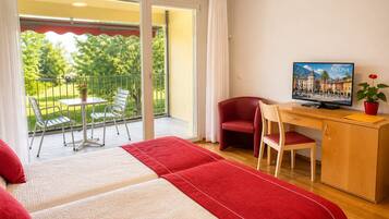 Chambre Double, balcon, vue jardin