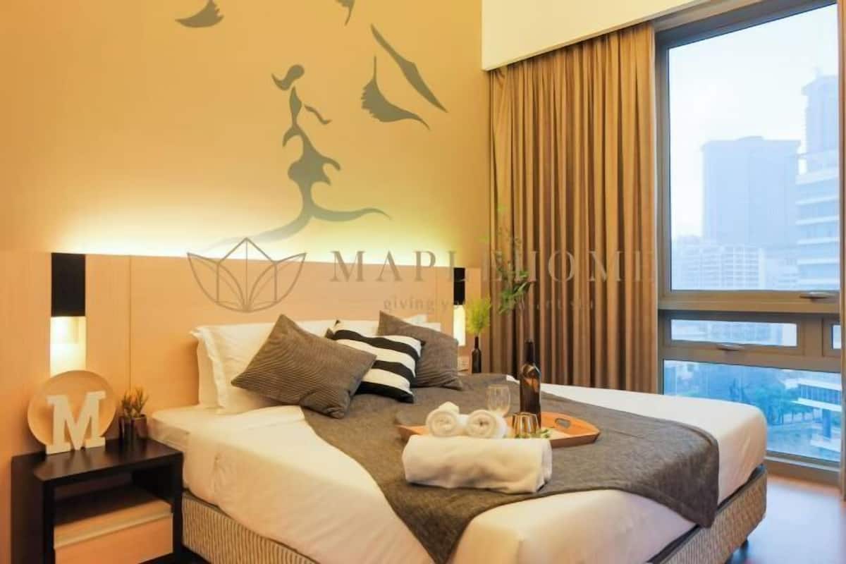 Cortinas opacas, tabla de planchar con plancha, wifi gratis