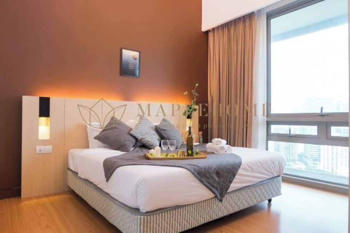 2 habitaciones, cortinas blackout y tabla de planchar con plancha