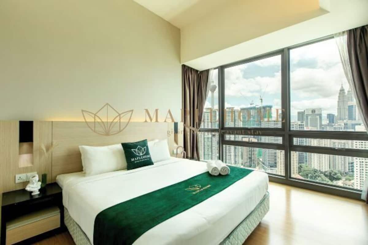 2 habitaciones, cortinas blackout y tabla de planchar con plancha