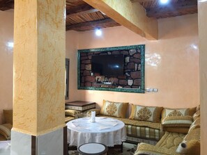 TV - Superbe Maison à BIN ELOUIDANE pour vacances (Bin El-Ouidane)