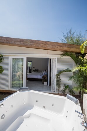 Dobbeltrom – grand | Sengetøy av topp kvalitet, minibar, safe på rommet og skrivebord