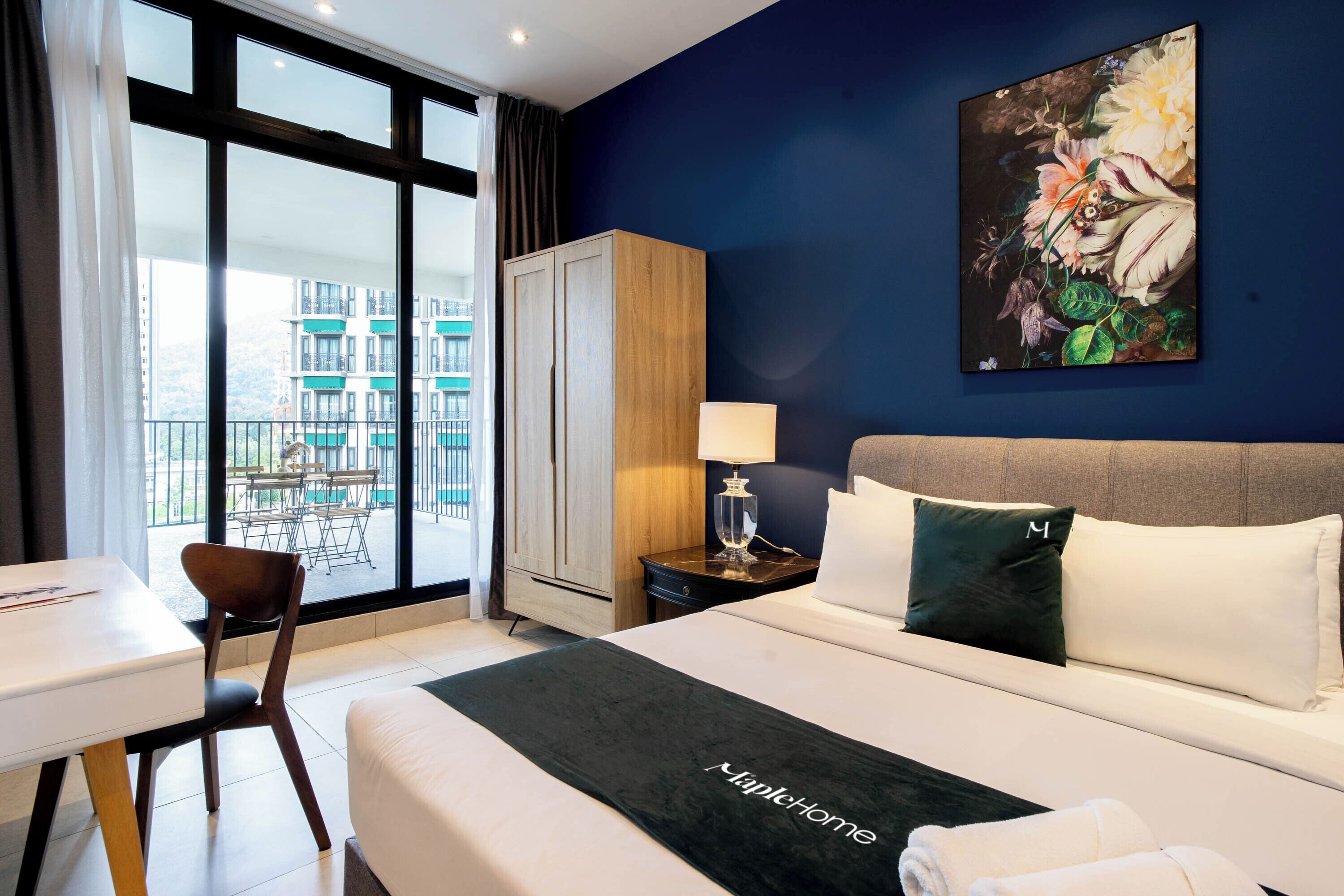 Suite – premier, 5 soverom, balkong | Skrivebord, blendingsgardiner, strykejern/-brett og wi-fi (inkludert)