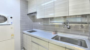 Premium Room (Mango) | Private kitchenette | Fridge, microwave, stovetop, electric kettle