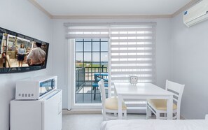 Kamar Basic (Small Star) | Didekorasi berbeda-beda dan dilengkapi dengan perabotan berbeda-beda