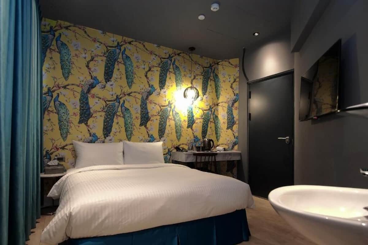 Double Room | Desk, laptop workspace, blackout drapes, free WiFi