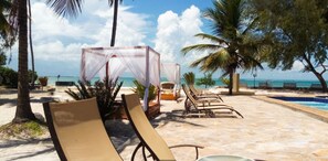 2 kolam renang outdoor