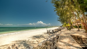 Private beach, white sand, sun loungers, beach umbrellas - AHG Maya Bay Resort & SPA (Michamvi)