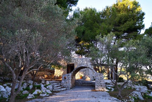Romantic trullo with sea access and stunning views (house G)