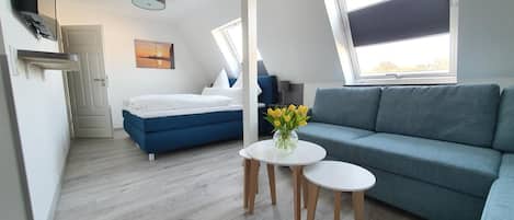 1 bedroom, hypo-allergenic bedding, in-room safe, soundproofing