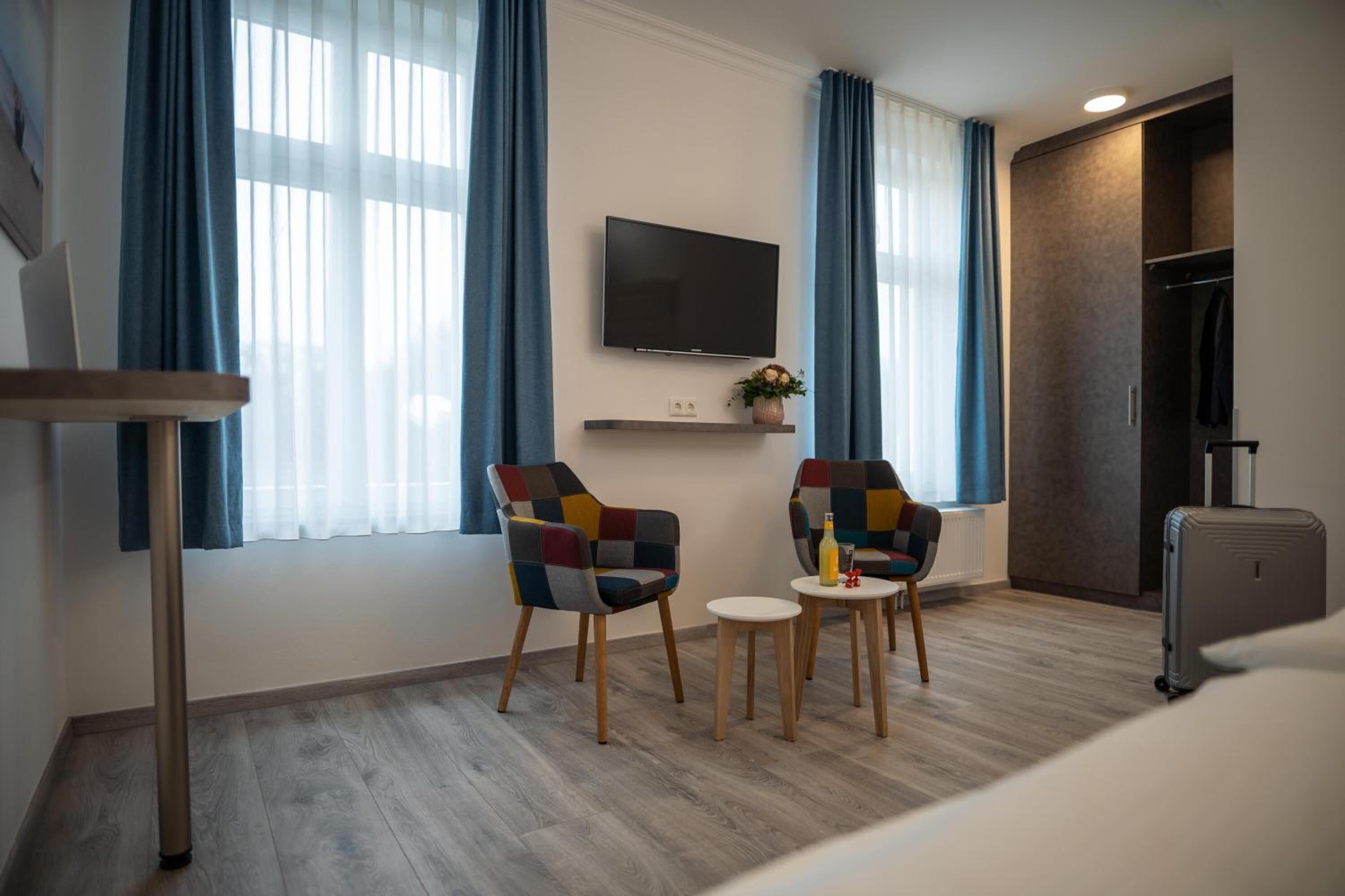 1 bedroom, hypo-allergenic bedding, in-room safe, soundproofing