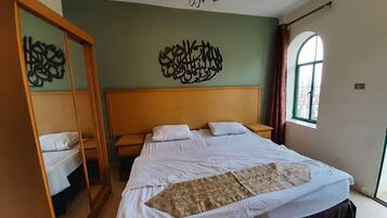 Quarto casal ou duplo conforto | Escrivaninha, Wi-Fi de cortesia