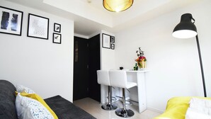 Apartment (304)