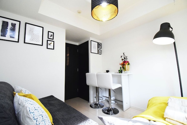 Apartment (304) | 1 bedroom, individually decorated, individually furnished