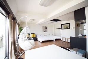 Apartment | Living area | TV - TowaExShibuya 901 (Tokyo)
