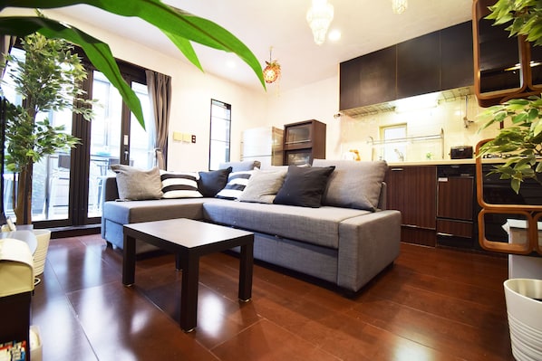 Apartment | Living area | TV