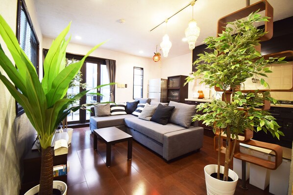 Lobby lounge - Hachiyama house (Tokyo)