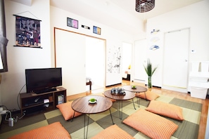 Apartment | Living area | TV