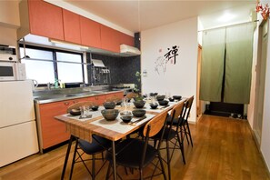Apartment | In-room dining - Sky Heights 703 (Tokyo)