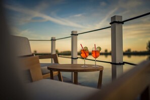 Unclassified image, 3 of 8, button