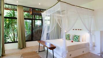 1 bedroom, in-room safe, desk, travel crib