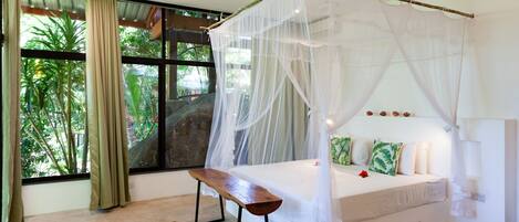 1 bedroom, in-room safe, desk, travel crib