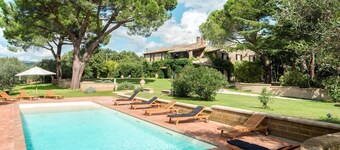 Cosy apartment for 5 guests with pool, WIFI, TV, patio, pets allowed and parking