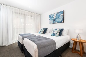4 habitaciones, tabla de planchar con plancha y wifi gratis 
