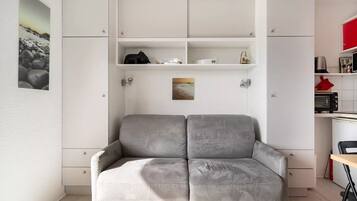 TV, books