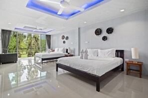 10 bedrooms, desk, iron/ironing board, travel crib - 10 bedroom, for 28 guests, 2 private pools only 7 Kms to Patong beach (Kathu)