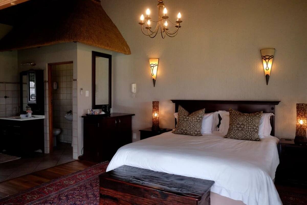 In-room safe, desk, iron/ironing board, free WiFi