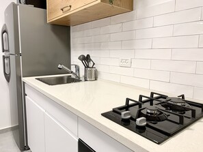 Fridge, microwave, oven, stovetop