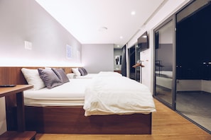 Panoramic Studio, City View | Minibar, desk, blackout curtains, soundproofing - TTR Studio Apart Hotel (Da Lat)