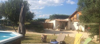 110m2 talo + uima-allas, ei naapureita, Uzèsin ja Cévennesin välisellä maaseudulla