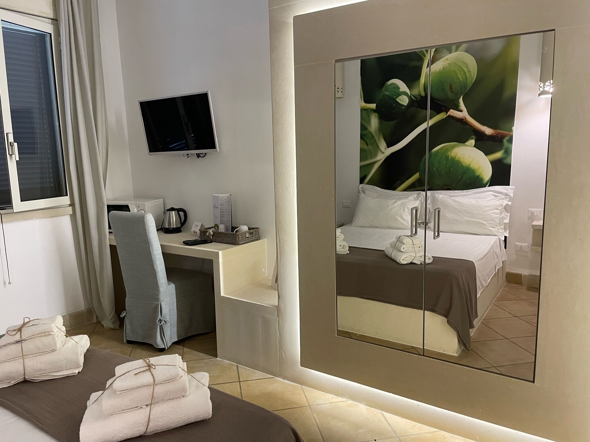 Habitación básica doble | Escritorio
