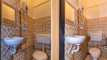 Shower, rainfall showerhead, free toiletries, bidet