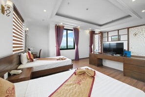 Deluxe Twin Room, 1 Bedroom, Private Bathroom, City View